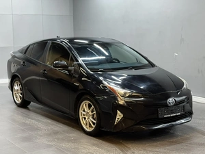 Лифтбек Toyota Prius 2017 года, 1747000 рублей, Красноярск