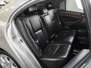 Седан Toyota Avensis 2006 года, 889000 рублей, Тюмень