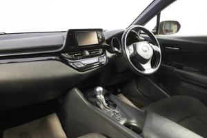 Внедорожник Toyota C-HR 2018 года, 2139000 рублей, Новосибирск