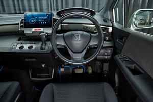 Минивэн Honda Freed 2011 года, 950000 рублей, Красноярск