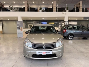 Хэтчбек Renault Sandero 2014 года, 725000 рублей, Орёл
