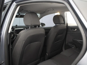 Седан Hyundai Solaris 2017 года, 1220000 рублей, Омск