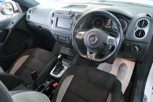 Внедорожник Volkswagen Tiguan 2013 года, 899000 рублей, Омск