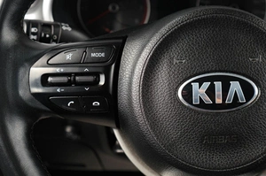 Седан Kia Rio 2021 года, 1559000 рублей, Тюмень