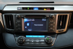 Внедорожник Toyota RAV4 2013 года, 1989000 рублей, Омск