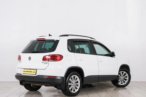 Внедорожник Volkswagen Tiguan 2014 года, 1669000 рублей, Красноярск