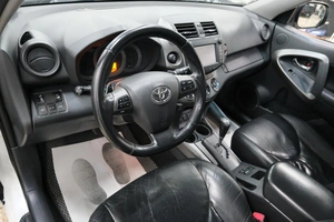 Внедорожник Toyota RAV4 2011 года, 1649000 рублей, Омск