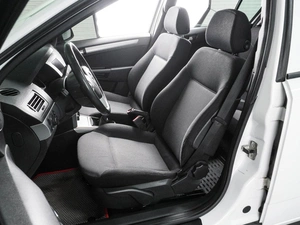 Хетчбэк Opel Astra 2011 года, 634000 рублей, Воронеж