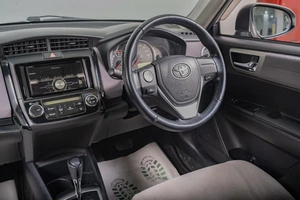 Седан Toyota Corolla Axio 2012 года, 899000 рублей, Томск