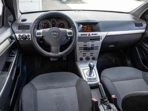 Хетчбэк Opel Astra 2007 года, 380000 рублей, Краснодар