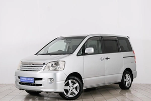 Минивэн Toyota Noah 2003 года, 799000 рублей, Красноярск