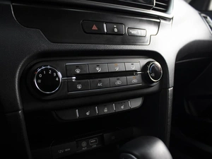 Хетчбэк Kia Ceed 2019 года, 1650000 рублей, Омск