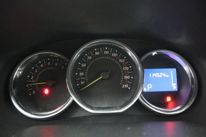 Хэтчбек Renault Sandero 2017 года, 1040000 рублей, Орёл