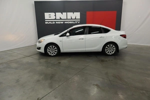 Седан Opel Astra 2013 года, 925000 рублей, Курск