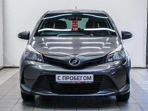 Хетчбэк Toyota Vitz 2015 года, 920000 рублей, Красноярск