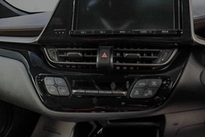 Внедорожник Toyota C-HR 2017 года, 1889000 рублей, Челябинск