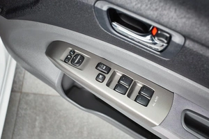 Лифтбек Toyota Prius 2011 года, 919999 рублей, Красноярск