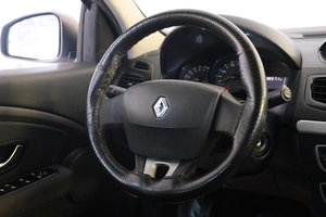 Седан Renault Fluence 2011 года, 749000 рублей, Омск