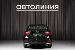 Седан Hyundai Solaris 2017 года, 1079000 рублей, Красноярск
