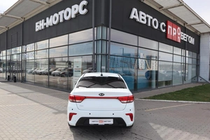 Седан Kia Rio 2019 года, 1380000 рублей, Мирное