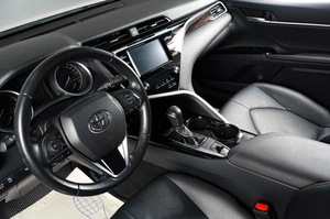 Седан Toyota Camry 2020 года, 3249000 рублей, Тюмень