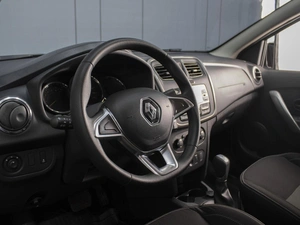 Седан Renault Logan Stepway 2021 года, 1230000 рублей, Омск
