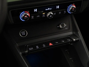 Внедорожник Audi Q3 2025 года, 4949050 рублей, Москва