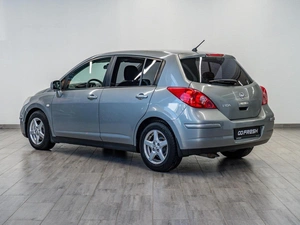 Хетчбэк Nissan Tiida 2009 года, 979000 рублей, Саратов