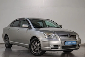 Седан Toyota Avensis 2004 года, 769000 рублей, Челябинск
