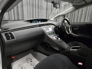 Лифтбек Toyota Prius 2012 года, 1150000 рублей, Красноярск