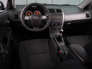 Седан Toyota Corolla 2010 года, 998000 рублей, Воронеж