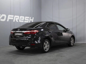 Седан Toyota Corolla 2014 года, 1100000 рублей, Омск