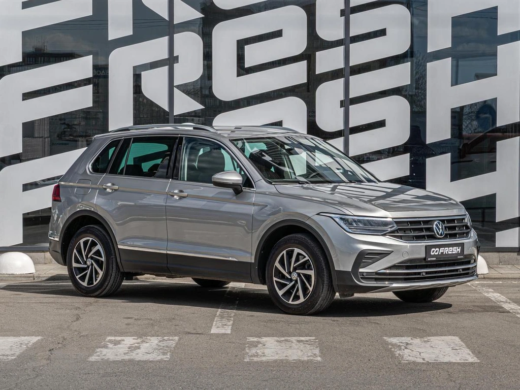 Внедорожник Volkswagen Tiguan 2020 года, 2400000 рублей, Краснодар