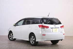 Минивэн Toyota Wish 2009 года, 1379000 рублей, Омск