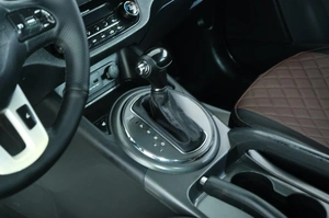 Внедорожник Kia Sportage 2013 года, 1299000 рублей, Омск