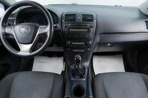 Седан Toyota Avensis 2009 года, 859000 рублей, Челябинск