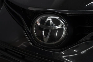 Седан Toyota Camry 2022 года, 2850000 рублей, Омск