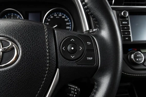 Внедорожник Toyota RAV4 2017 года, 2869000 рублей, Челябинск