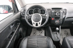 Минивэн Kia Venga 2013 года, 949000 рублей, Красноярск