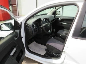 Хэтчбек Ford Fusion 2010 года, 690000 рублей, Брянск