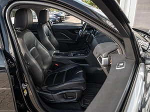 Внедорожник Jaguar F-Pace 2017 года, 2700000 рублей, Краснодар