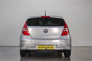 Хетчбэк Hyundai i30 2010 года, 849000 рублей, Челябинск