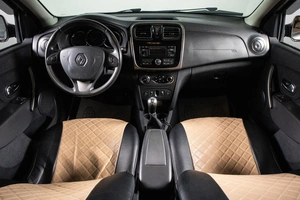 Хетчбэк Renault Sandero 2015 года, 779000 рублей, Сургут