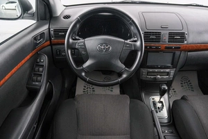 Седан Toyota Avensis 2008 года, 949000 рублей, Красноярск