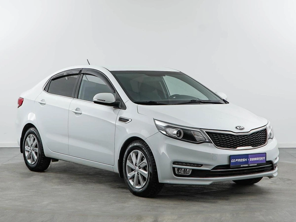 Седан Kia Rio 2015 года, 1299999 рублей, Москва