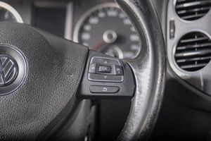 Внедорожник Volkswagen Tiguan 2013 года, 899000 рублей, Томск