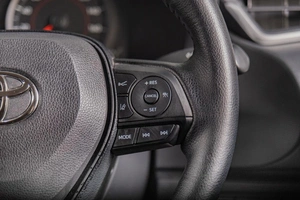 Седан Toyota Corolla 2020 года, 1699000 рублей, Томск