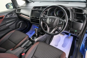 Хетчбэк Honda Fit 2018 года, 1759000 рублей, Красноярск