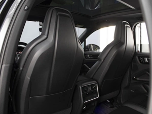 Внедорожник Porsche Cayenne 2018 года, 6980000 рублей, Омск