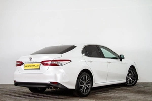 Седан Toyota Camry 2021 года, 3599000 рублей, Сургут
